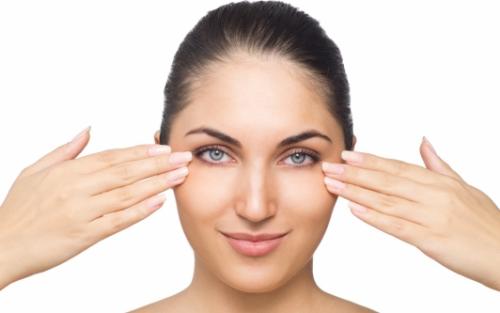 Как сделать узкие глаза. Как сделать макияж для узких глаз 02