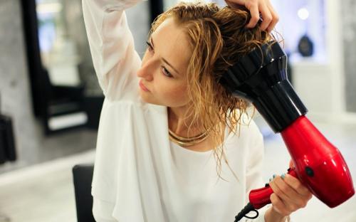 Как правильно уложить волосы феном самой. Порядок действий