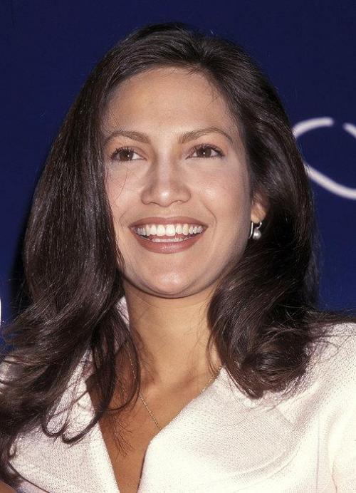 Макияж, как у Дженнифер лопез. Как сделать макияж для карих глаз от Дженифер Лопес: пошаговое с фото 18