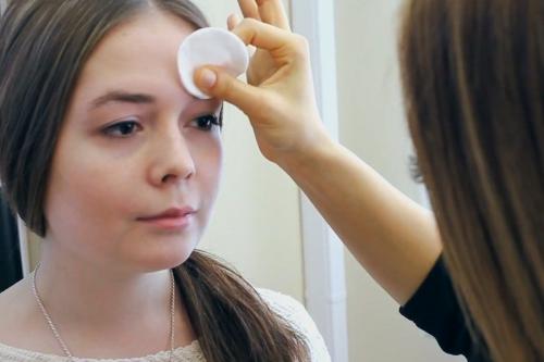 Как покрасить брови дома хной. Как покрасить брови хной в домашних условиях: пошаговая инструкция