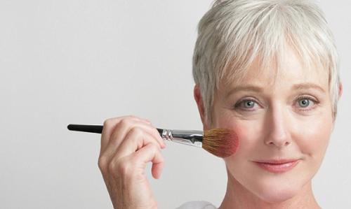 Макияж для женщин после 50 лет с зелеными глазами. Создание выразительного макияжа в деталях