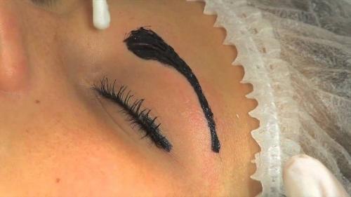 Как покрасить брови дома хной. Как покрасить брови хной в домашних условиях: пошаговая инструкция