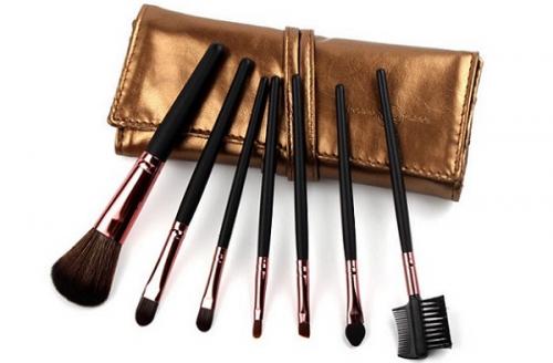 Легкий макияж глаз. Инструменты и аксессуары, которые облегчат Вашу жизнь