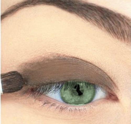 Макияж узких для зеленых глаз. Макияж для узких глаз: пошаговая инструкция по выполнению 02 Макияж узких для зеленых глаз. Макияж для узких глаз: пошаговая инструкция по выполнению 02