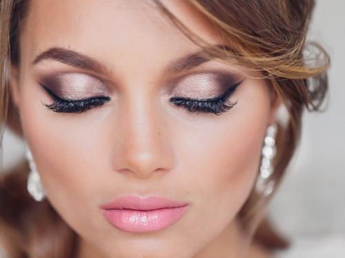 Макияж для карих глаз увеличивающий глаза. Что влияет на визуальное увеличение глаз 14