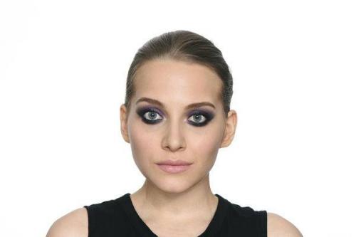 Какие тени подходят для серых глаз. Макияж для девушек с серыми глазами и темными волосами