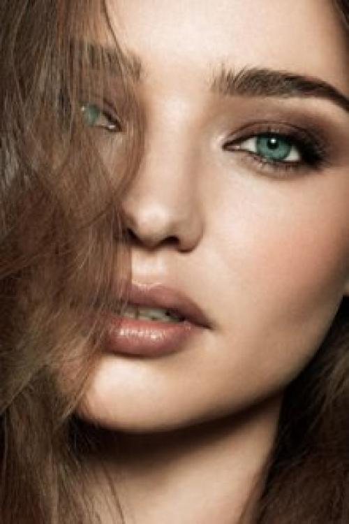 Тени под зеленые глаза и светлые волосы. Индивидуальные правила нанесения Правильное нанесение теней имеет свои плюсы: