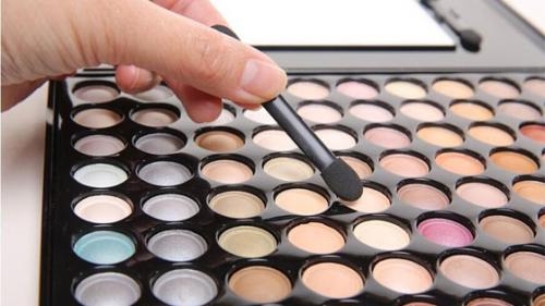 Как визуально увеличить глаза. Зрительное увеличение глаз с помощью теней