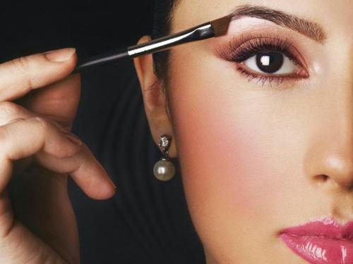 Макияж для карих глаз увеличивающий глаза. Что влияет на визуальное увеличение глаз 20