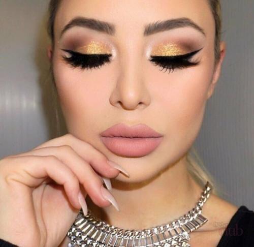 Модный цвет помады 2019. Модный макияж. Какие оттенки губной помады актуальны осенью 2019 года