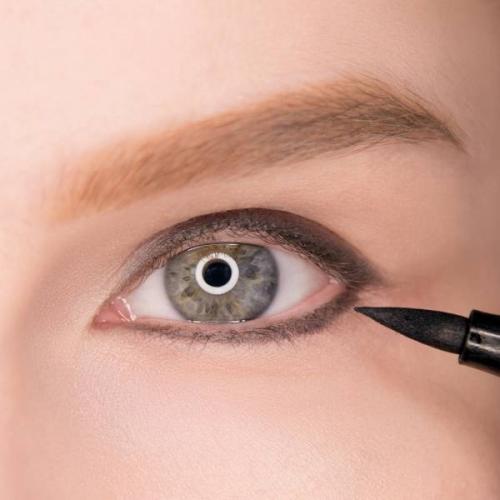 Как сделать смоки айс в домашних условиях. Как создать эффект смоки айс, используя жидкий лайнер?