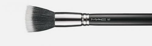 Какой кистью наносить тональный крем на лицо. Какие есть виды