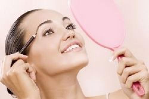 Как правильно красить брови краской пошагово. Как правильно покрасить брови краской в домашних условиях?