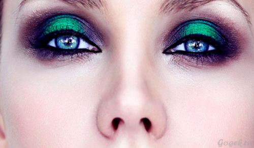 Макияж для голубых глаз и светлых волос на каждый день. Макияж Smokey eyes для голубых глаз и русых волос пошагово фото 07 Макияж для голубых глаз и светлых волос на каждый день. Макияж Smokey eyes для голубых глаз и русых волос пошагово фото 07