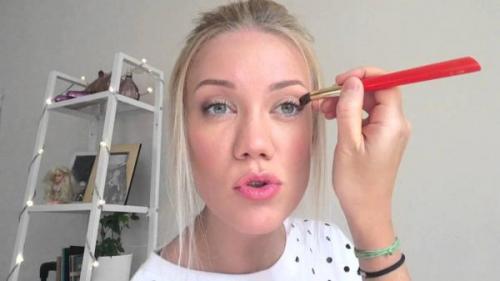 На веках не держатся тени. 3 хитрости, чтобы тени для век не скатывались в течении дня