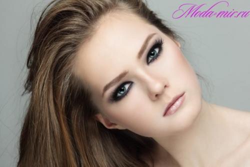 Макияж для голубых глаз и светлых волос на каждый день. Макияж Smokey eyes для голубых глаз и русых волос пошагово фото