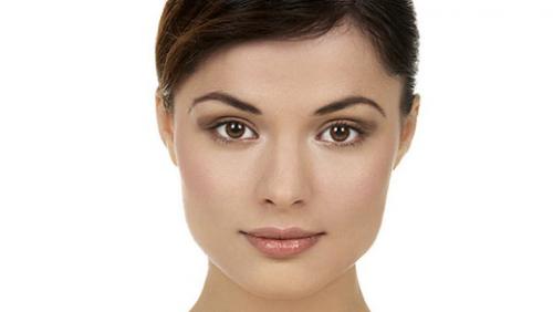 Как накрасить лицо. Как правильно наносить базу под макияж на круглое, овальное и квадратное лицо