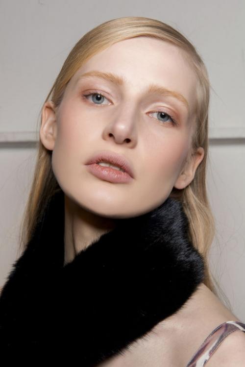 Красивый легкий макияж на каждый день. Легкий повседневный макияж: инструкция с фото 18