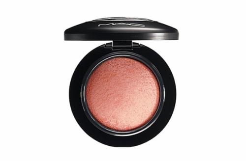 Тени освежающие взгляд. Как выглядеть свежо, если не выспалась: 8 makeup-лайфхаков