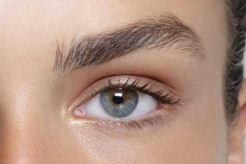 Как сделать макияж, чтобы глаза казались больше пошагово. Как с помощью макияжа сделать глаза больше?