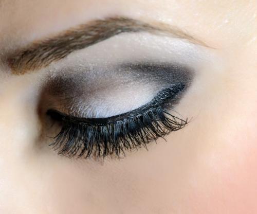 Техника макияжа банан. «Банан»: базовая техника нанесения теней