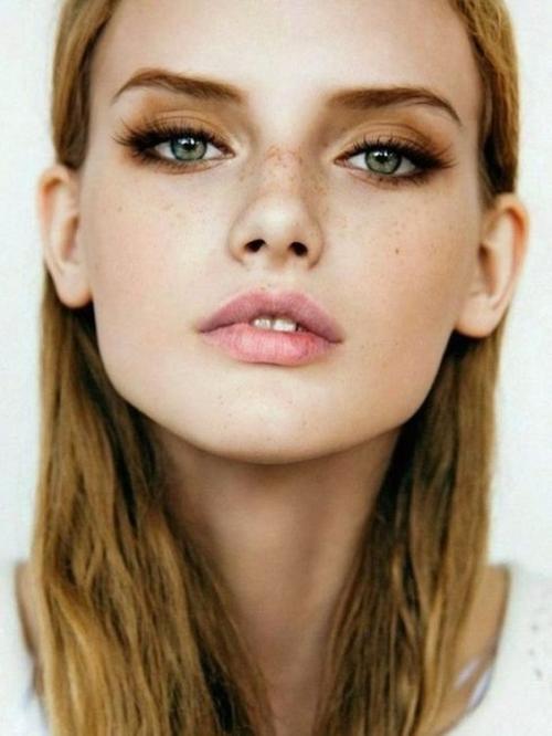 Нюдовая помада для рыжих. Поцелованная солнцем: какой макияж стоит сделать рыжеволосым девушкам (+ВИДЕО)