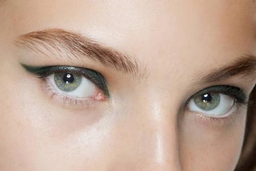 Стрелки для узких глаз. 7 самых популярных видов стрелок для глаз