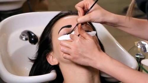 Чем красить брови, чтобы долго держалось. Красим брови хной