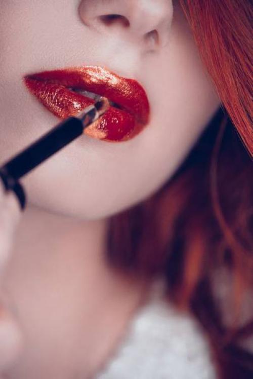 Как сделать макияж самой. Чем отличается дневной макияж от вечернего?