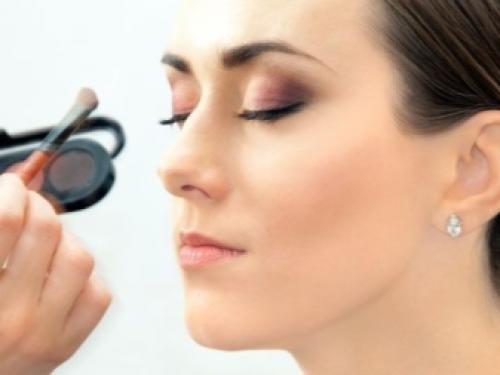 Макияж для припухших век. Макияж для нависшего века 08