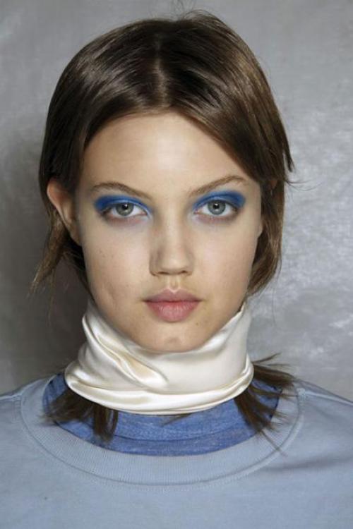 Как подобрать макияж к одежде. Как правильно подобрать макияж под одежду