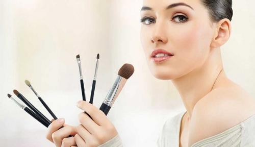 Кисти для визажиста. Как подобрать кисти для макияжа?