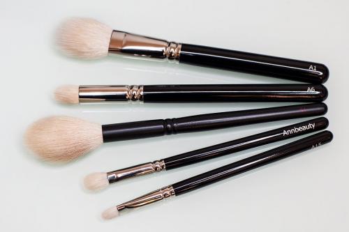 Какими кистями наносить тени. Кисть для растушевки теней 18 Какими кистями наносить тени. Кисть для растушевки теней 18