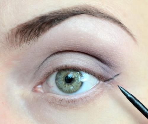 Виды стрелок для глаз с нависшим веком. Как нарисовать стрелки для нависшимих век? Полезные советы!