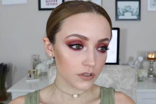 Макияж розовый для зеленых глаз. Основные рекомендации 18