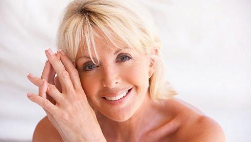 Макияж для карих глаз после 50 лет. Создание выразительного макияжа в деталях