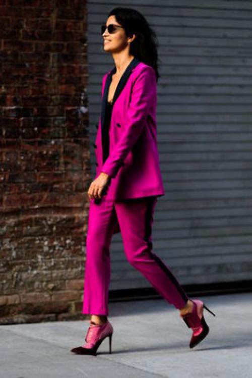 Моноцвет в одежде. Как создать стильные образы с монохромными вещами