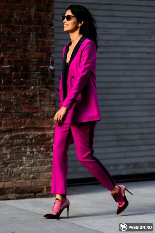 Моноцвет в одежде. Как создать стильные образы с монохромными вещами