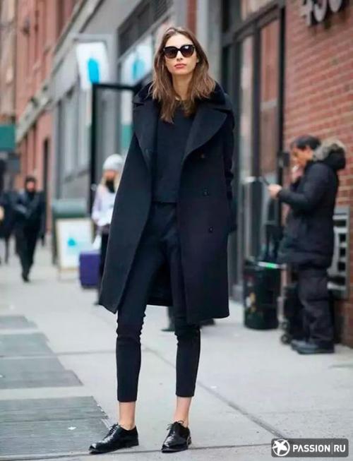 Моноцвет в одежде. Как создать стильные образы с монохромными вещами