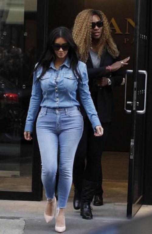 Моноцвет в одежде. Как создать стильные образы с монохромными вещами