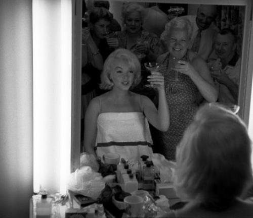 Главное оружие красоты: косметика Мэрилин Монро