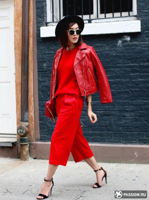 Моноцвет в одежде. Как создать стильные образы с монохромными вещами