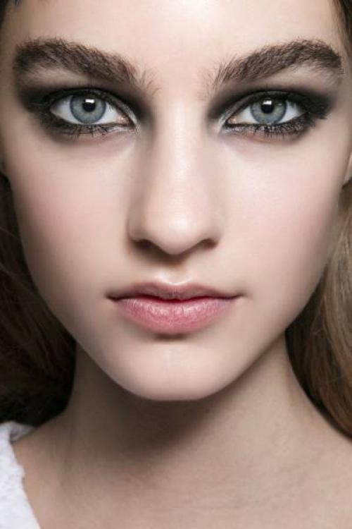 Как сделать смоки айс в домашних условиях. Как создать эффект смоки айс, используя жидкий лайнер?