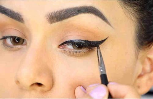 Помадка для бровей своими руками. Как сделать дома подводку для глаз и помаду для бровей. Просто и экономично!