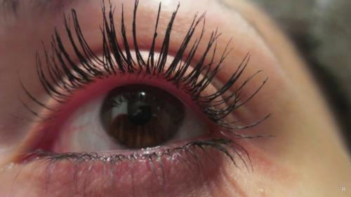 Кому не идет тушь. Тушь для ресниц: чем опасна и почему её нельзя использовать ежедневно