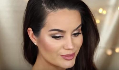 Как правильно наносить макияж на лицо в домашних. Правила нанесения основы и тонального крема