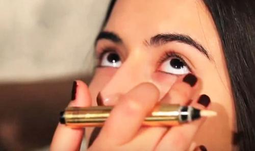 Как правильно наносить макияж на лицо в домашних. Правила нанесения основы и тонального крема