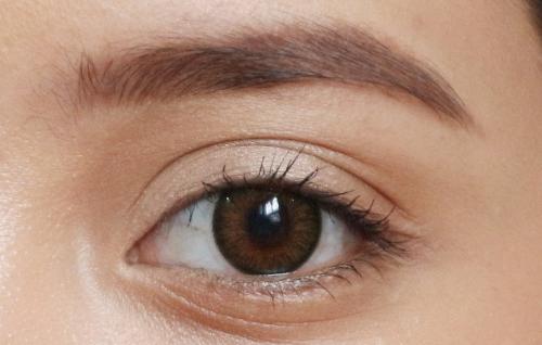 Стрелки с тенями макияж. Пошаговый порядок его нанесения такой: 39