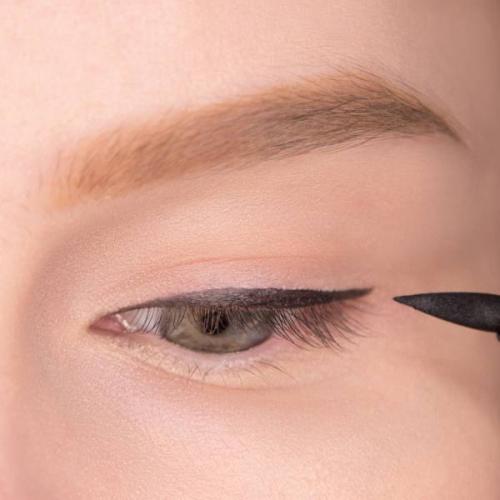 Как сделать смоки айс в домашних условиях. Как создать эффект смоки айс, используя жидкий лайнер?