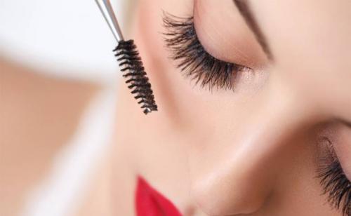 Кому не идет тушь. Тушь для ресниц: чем опасна и почему её нельзя использовать ежедневно